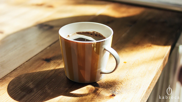 Tasse de café réalisé selon la méthode d'extraction du slow coffee
