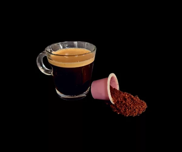 Tasse de café et capsule Home Compost compatible Nespresso marque Kabioca